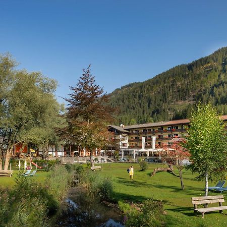 Lacus Hotel Am See Weissensee Extérieur photo