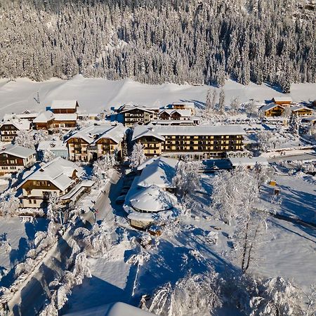 Lacus Hotel Am See Weissensee Extérieur photo
