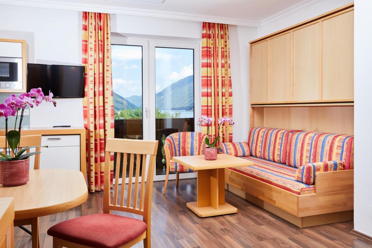 Lacus Hotel Am See Weissensee Extérieur photo
