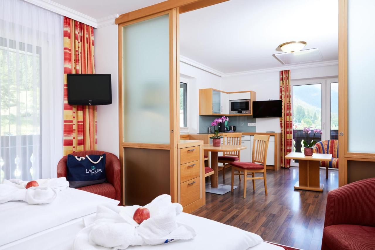 Lacus Hotel Am See Weissensee Extérieur photo